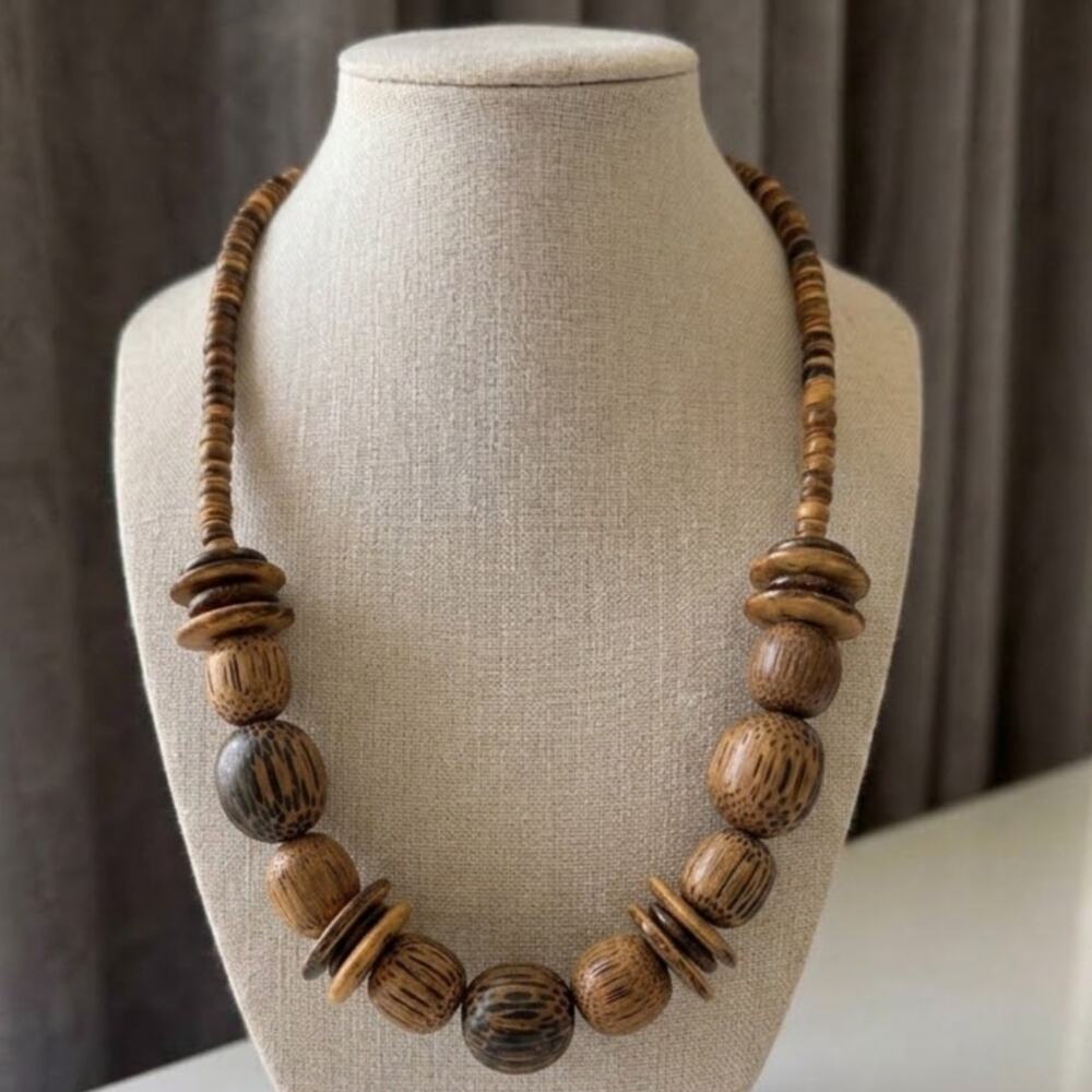 Vintage 1970s Coconut Shell Wood Bead Chunky Choker Necklace 16”